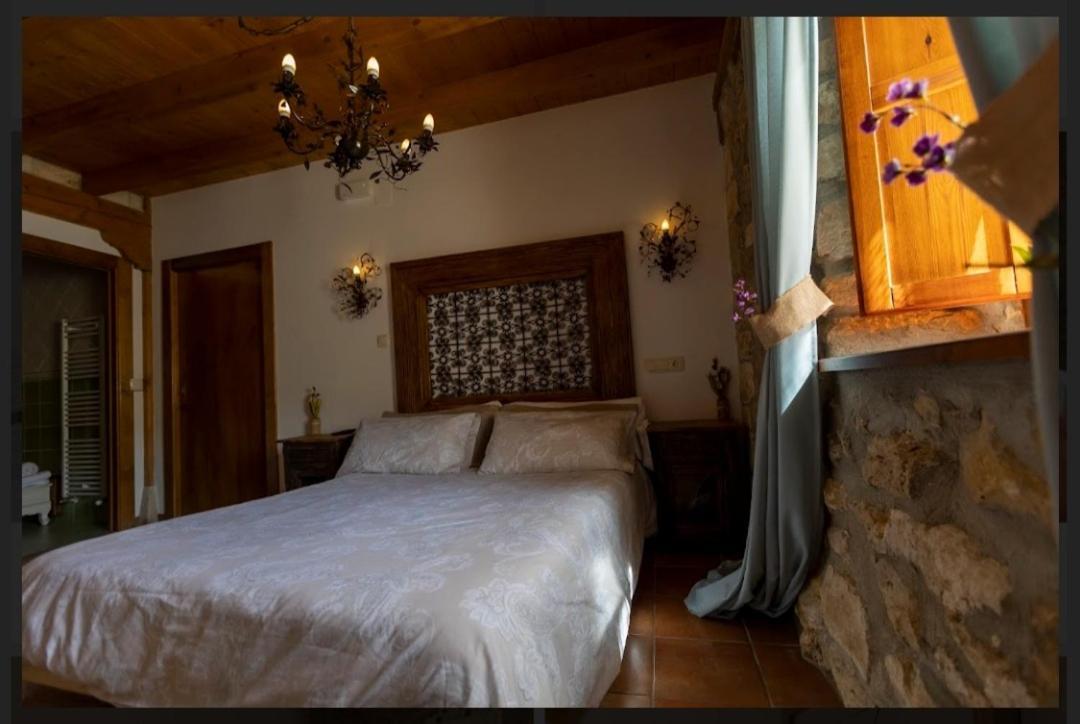 Hotel Rural En Las Cascadas De Tobera エクステリア 写真