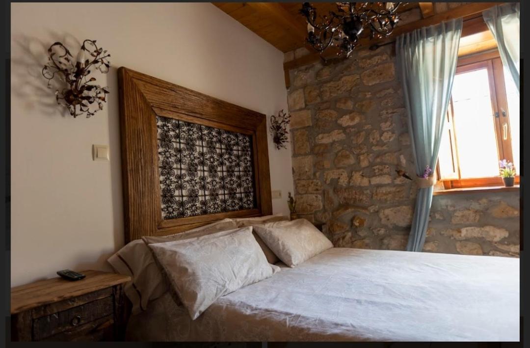 Hotel Rural En Las Cascadas De Tobera エクステリア 写真
