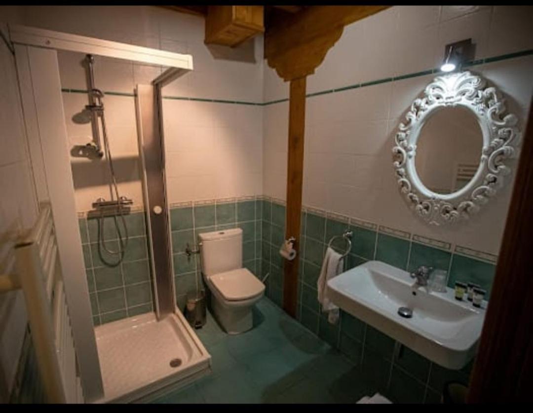 Hotel Rural En Las Cascadas De Tobera エクステリア 写真